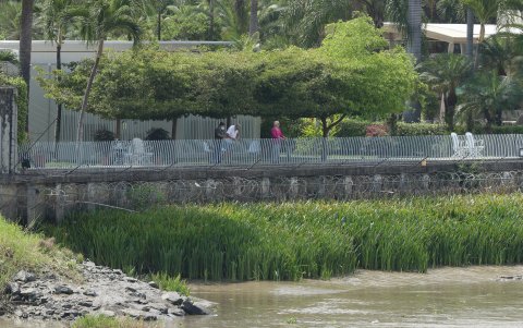 Hecho. Desde el Puente de la Unidad Nacional se observa el aluvión, que ha ido creciendo en los últimos años