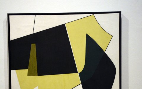 Una de las obras de la emblemática pintora guayaquileña, Araceli Gilbert es parte de la muestra.