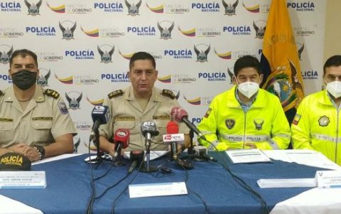El Gral. César Zapata, junto a otros altos oficiales de la Policía explicó sobre las acciones contra el hampa y el desorden.