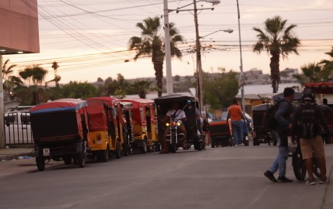 Escenarios. Las tricimotos circulan en contravía.