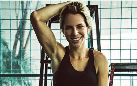 Para conservar su escultural figura hace ejercicio y practica una dieta equilibrada.