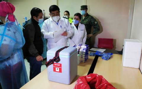Las vacunas de Pfizer ya están en el Hospital Militar de Quito.