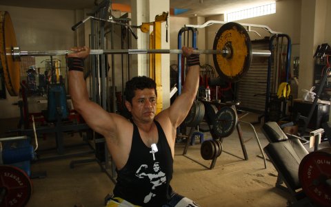 El ahora entrenador no descuida su preparación y mantiene una rutina como si estuviera en competencia.