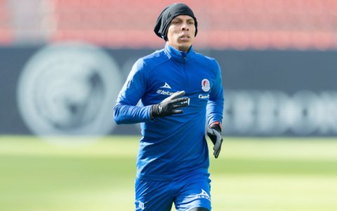 Fernando León llega a Barcelona procedente del Atlético San Luis mexicano.