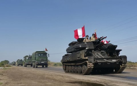 La Policía halló y destruyó diez puentes artesanales sobre el canal del río Zarumilla.