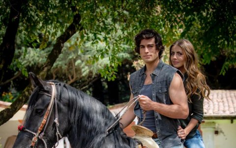 Danilo y su expareja, Michelle en una escena de la telenovela.