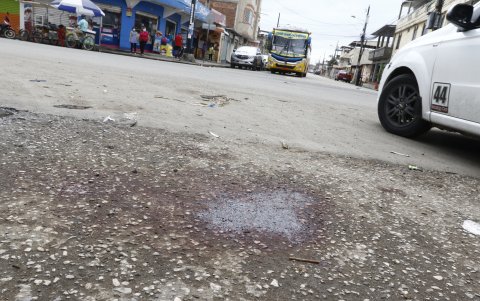 El crimen contra el uniformado, de 30 años, ocurrió a las 21:15 del domingo 24 de enero, en la cooperativa 16 de Octubre. Justo afuera de una estación de transporte.