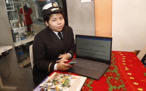 Lisbeth Lavayen Troya, de la Academia Naval Altamar, elabora una propuesta que tampoco podrá ser sustentada.