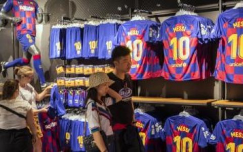 Los artículos relacionados con Messi tienen mucha demanda en todo el mundo.