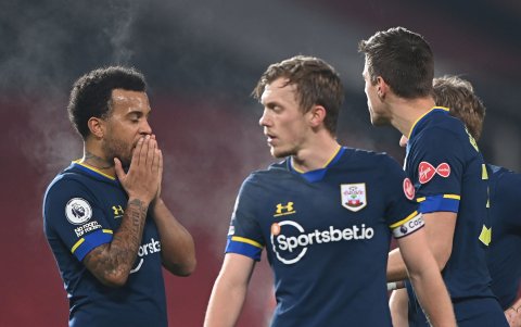 Los elementos del Southampton lucen impotentes tras la escalofriante goleada.