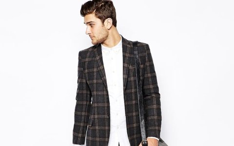 Los blazers estampados ayudan a elevar un estilo casual.