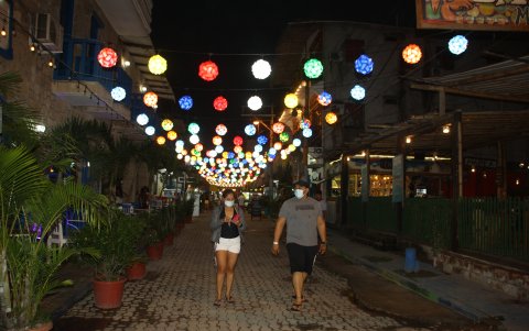 Montañita. Después de los más de seis meses que las playas han tenido que estar cerradas, para reducir las posibilidades de contagio de coronavirus, la llegada de turistas anima a emprendedores.