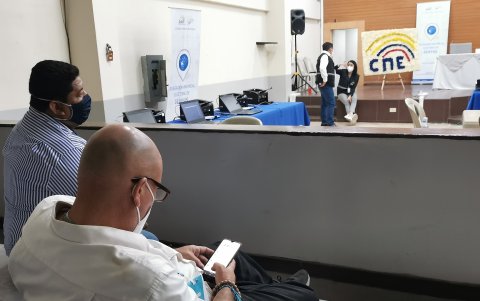 En esperas de resultados en CNE Guayaquil