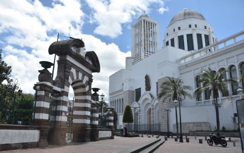 Figura. La imagen será de 6 metros de largo por 7 de ancho y también se representará a médicos, enfermeras y policías.