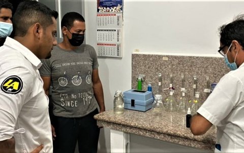 Examinan muestras del agua para determinar qué elementos pudieron causar las molestias a la salud de los consumidores.