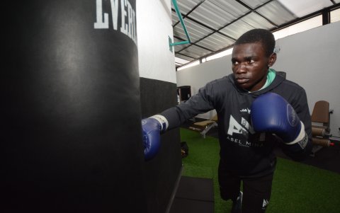 Abel Mina figura entre los mejores boxeadores del país. Hace poco peleó en el Madison Square Garden.