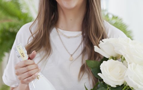 En una cena de San Valentín el vino es ideal para celebrar.