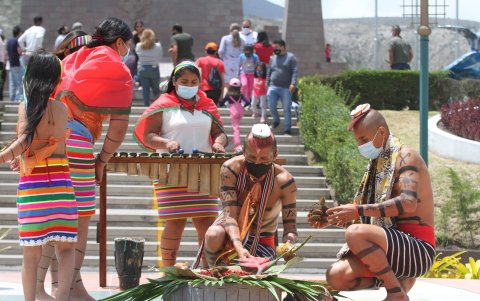 Una comitiva de Santo Domingo de los Tsáchilas fue invitada para participar en el festival equinoccial.