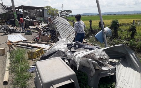 Así permanecían hoy todavía algunas familias en la localidad.
