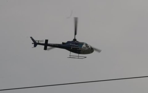 Un helicóptero de la Policía Nacional sobrevoló el centro carcelario.