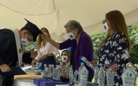 La fundadora del colegio también participó.