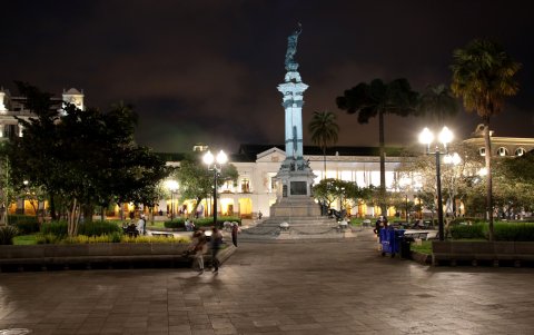 La Plaza Grande a las 19:00.
