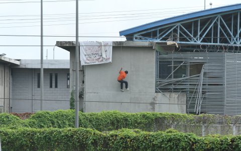 La directora del Centro de Rehabilitación Social Zonal 8 presentó el pasado lunes su renuncia al cargo, a una semana de la masacre.