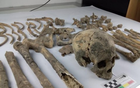 Piezas. Casi medio centenar de piezas halladas en el sector La Isla del barrio San Pablo. También hallaron un pedazo de cuarzo y fragmentos de recipientes cerámicos prehispánicos.