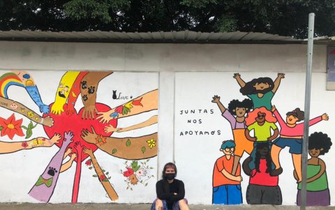 Arte. El primer mural fue elaborado por un grupo de mujeres liderado por la artista Alisa Pincay.