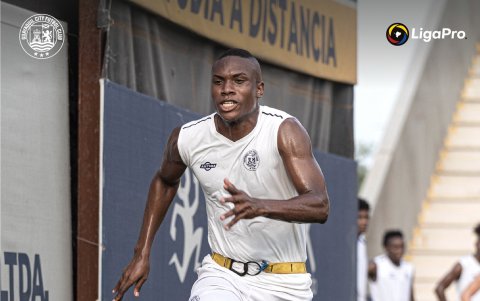 Angelo Quiñónez, de pasado amarillo, mañana será titular en Guayaquil City.