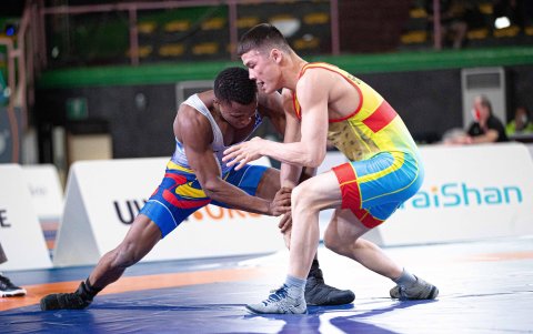 Desliz. Andrés Montaño (i), doble vicecampeón panamericano, no pudo brillar en Italia.