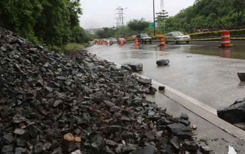 El desprendimiento de rocas se ha venido dando desde el 2016, tras el terremoto.
