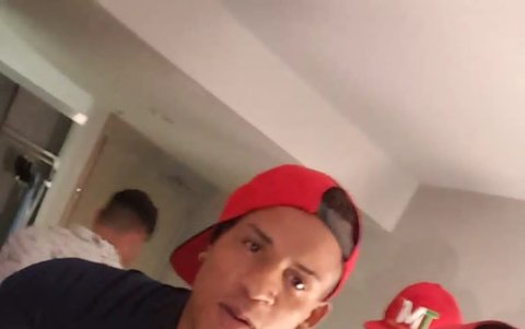 Michael Arroyo (i), es uno de los mejores clientes de Álvaro García.