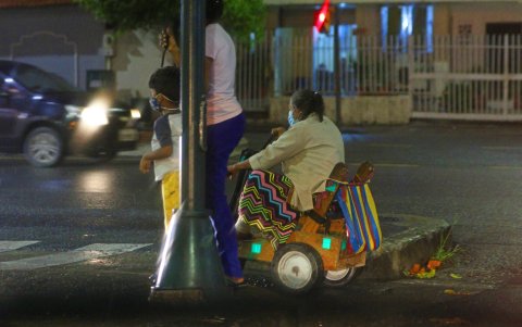 En ambas ciudadelas, los residentes solicitan que los espacios públicos y comunes sean más inclusivos: tengan rampas y no tengan mobiliario urbano que impida el paso.