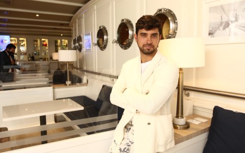 Roberto enfatizó que le gustaría perderse en una isla con una cuencana.