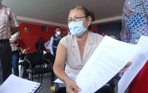 Mabel Riofrío, maestra jubilada que tiene una enfermedad catastrófica.
