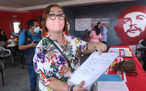 Jenny Jara, maestra jubilada en el 2015 y aún no le pagan el incentivo jubilar.