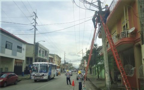 Trabajo. El beneficio, a juicio del líder comunitario, es para residentes de diez cuadras del sector.