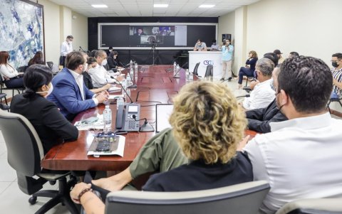 Cita. Funcionarios de la Usaid en el encuentro con las autoridades municipales.