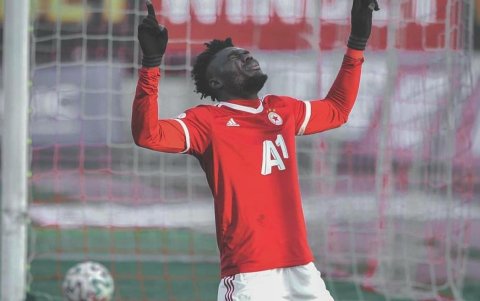 Jordy Caicedo, atacante ecuatoriano que destaca en el balompié de Bulgaria.