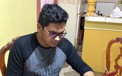 Jorge Correa se graduó de licenciado en Enfermería en 2020, pero hasta ahora no ha podido conseguir un empleo formal.