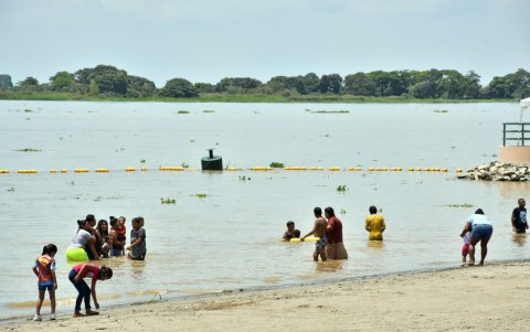 La nueva playa en Samborondón esta ubicada al pie del río Babahoyo. Esta permanecerá aún cerrada.