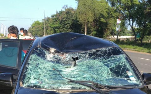 Suceso. Así quedó el vehículo que impactó al ciclista.