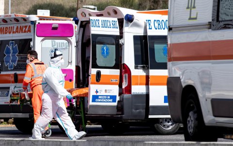 Italia anunció un tercer confinamiento para detener la vertiginosa transmisión del coronavirus y no repetir nuevamente la pesadilla que vivió en el primer semestre de 2020.