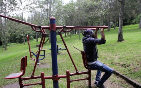 La pandemia y la reducción de horarios han generado una baja de un 40% en los visitantes a los parques de la ciudad.