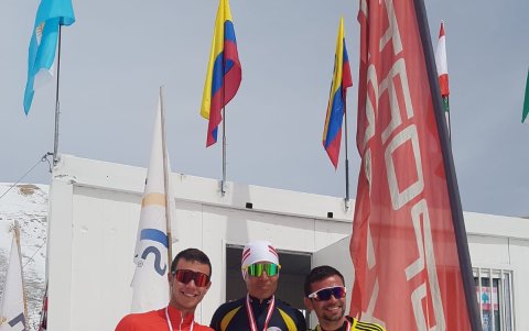 Internacional. Jungbluth (c) lideró hace menos de 15 días el Abierto de Líbano.