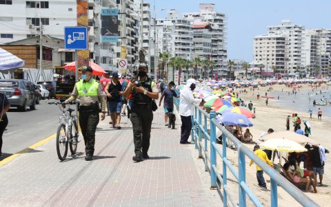 Cien agentes controlarán las tres principales playas del cantón durante el feriado.