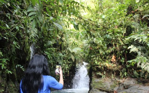 La reserva natural tiene bosques, ríos, cascadas y otros atractivos.