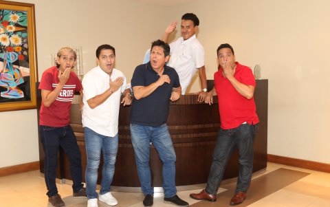 Fernando (el último a la derecha) visitó Diario EXPRESO hace un mes para la promoción de la obra Cuarentena.