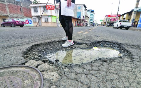 En varios tramos de la calle Chile esta es la escena común.


Agencia (ag-extra)